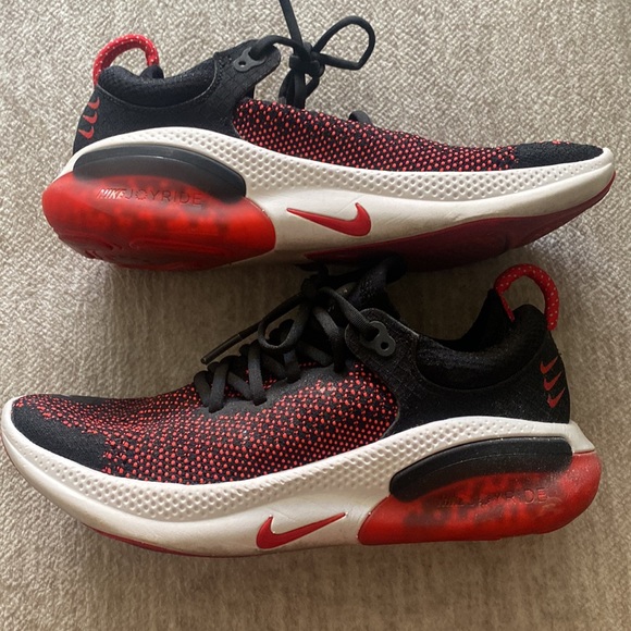 Like New Nike running - Picture 2 of 4